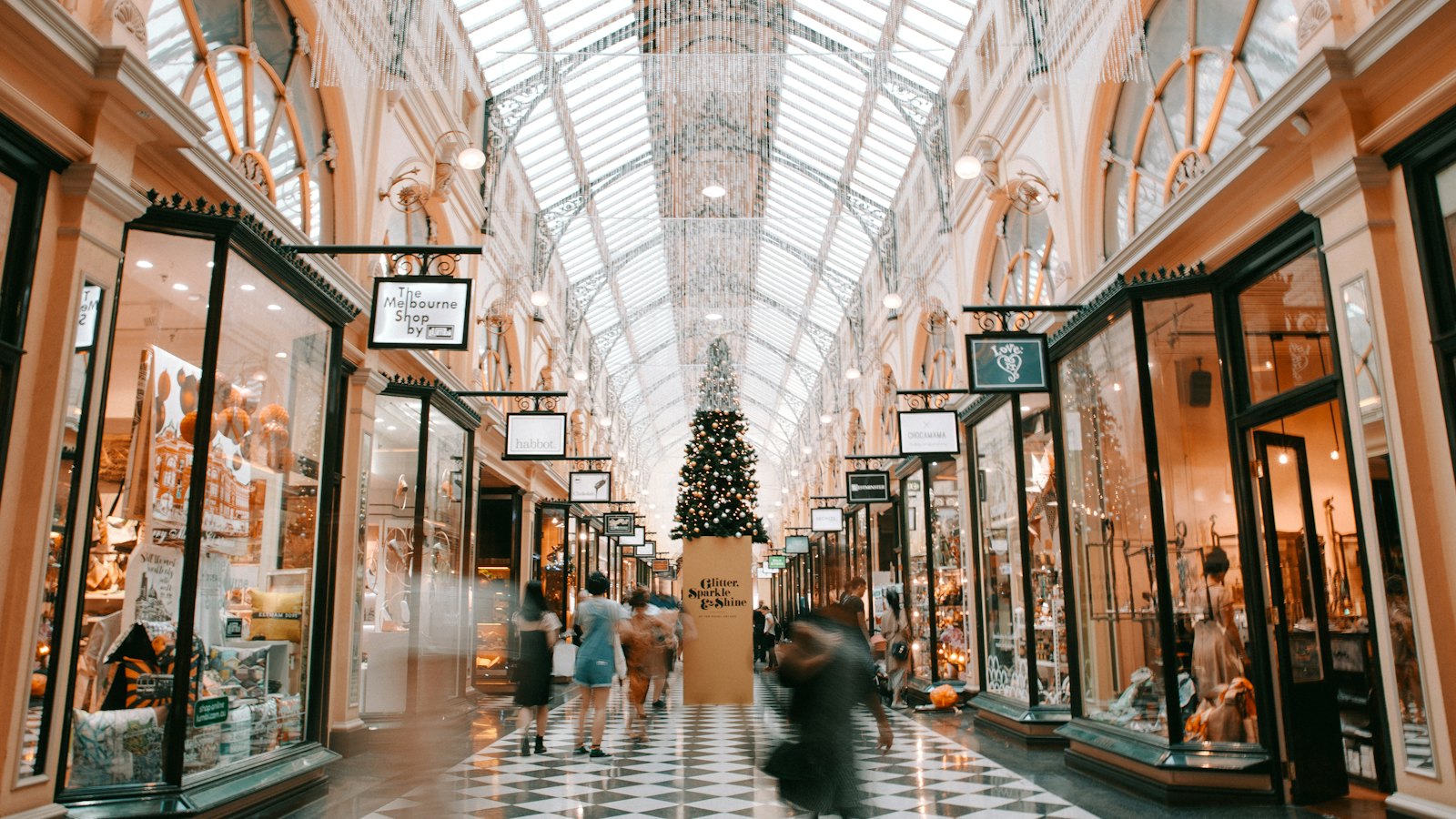Retail digital customer experience and omnichannel work